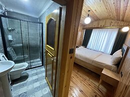 Golden Metro Boutique