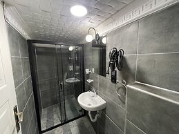 Golden Metro Boutique