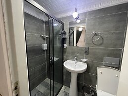 Golden Metro Boutique