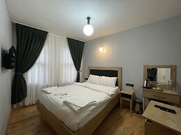 Golden Metro Boutique