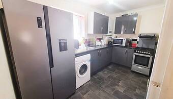 Remarkable 1-bed Flat in Slough, Near Farnham Road