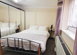 Remarkable 1-bed Flat in Slough, Near Farnham Road