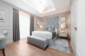 No.4 Carlton Hotel