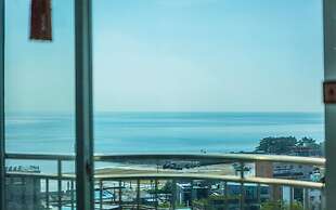 Beach Hill View House