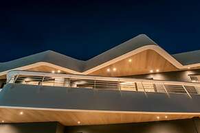 Made By The Sea Villas 21 Bdrm