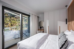 Made By The Sea Villas 21 Bdrm