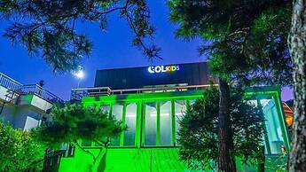 ello-el kids Pool Villa Pension