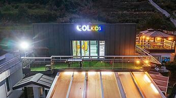 ello-el kids Pool Villa Pension