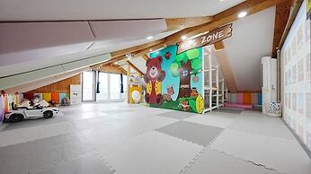 ello-el kids Pool Villa Pension