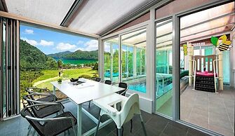 ello-el kids Pool Villa Pension