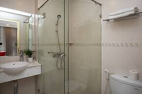 Quy Hung Hotel Central