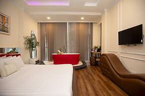 Quy Hung Hotel Central