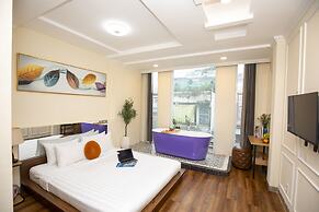 Quy Hung Hotel Central