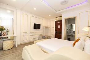Quy Hung Hotel Central