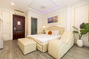 Quy Hung Hotel Central