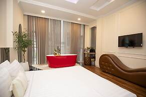 Quy Hung Hotel Central