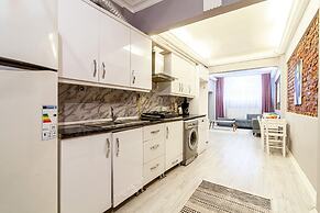 Central Flat Close to Cevahir Shopping Mall