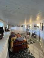 Tremont Limit 10 4 Bedroom Villa by RedAwning