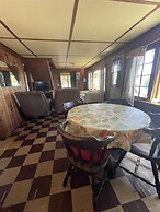 Paradise Point Limit 10 4 Bedroom Cottage by Redawning