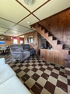 Paradise Point Limit 10 4 Bedroom Cottage by Redawning