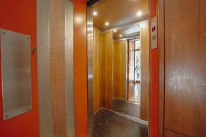 Grand Botanic Garden Apartment by Vacationy