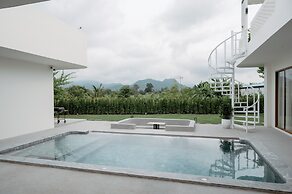 Villa Paramount 2