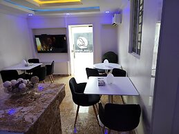 LUXOL HOMES AND SUITES
