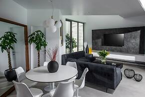 Made By The Sea Villas 12 Bdrm