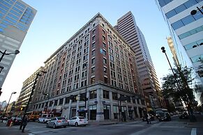 Amazing 2BR Downtown With 98 Walk Score