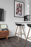 Amazing 2BR Downtown With 98 Walk Score