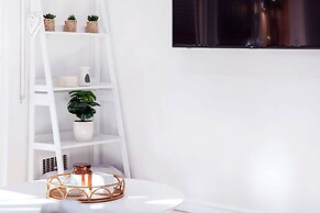 Idyllic Modern Scarborough Home Fireplace BBQ