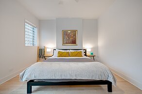 The Bagel Inn - Bright & Modern Wrigleyville 2 Bed by AllSet Turnover