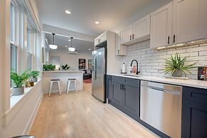 The Bagel Inn - Bright & Modern Wrigleyville 2 Bed by AllSet Turnover