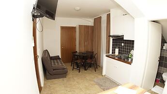 Inviting Apartment 14 Sleeps 3 Guests