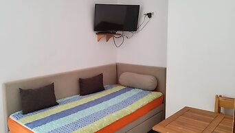 Economy Apartment 12 Sleeps 3 Guests