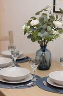 Dabrowskiego Apartment by Renters