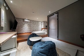 KAYLA HOTEL