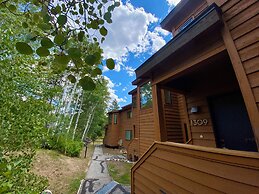 Tennis Townhomes 1309