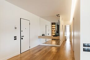 5BD 2 Level Beachfront Luxury Apt by the Olon