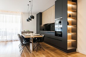 5BD 2 Level Beachfront Luxury Apt by the Olon