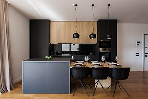 5BD 2 Level Beachfront Luxury Apt by the Olon