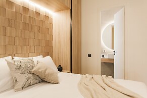 5BD 2 Level Beachfront Luxury Apt by the Olon