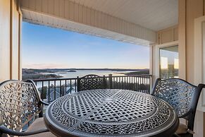 New Listing Ozark Views at Majestic - Perched on the Hills