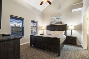 New Listing Ozark Views at Majestic - Perched on the Hills