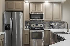 New Listing Ozark Views at Majestic - Perched on the Hills