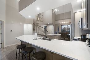 New Listing Ozark Views at Majestic - Perched on the Hills