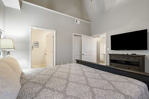 New Listing Ozark Views at Majestic - Perched on the Hills