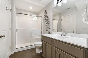 New Listing Ozark Views at Majestic - Perched on the Hills