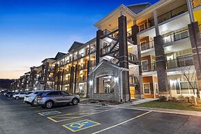 New Listing Ozark Views at Majestic - Perched on the Hills