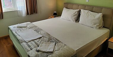 Captivating Apartment 15 Sleeps 4 Guests